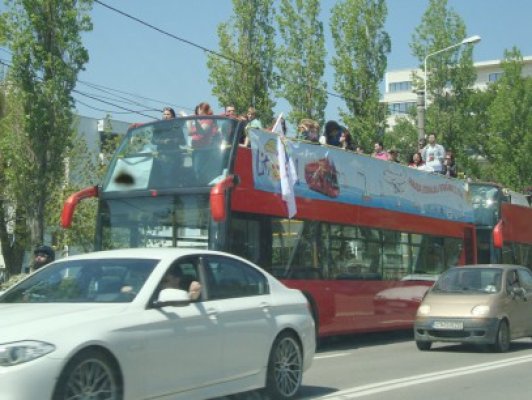 Autobuzele etajate 40 Mamaia și 100 Mamaia vor circula în program prelungit